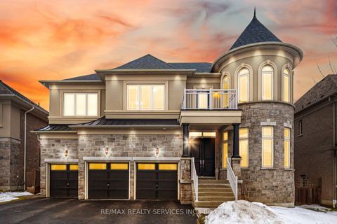 Photo of 36 West Coast Trail, King, ON L7B 0A4 (MLS # N12683726)