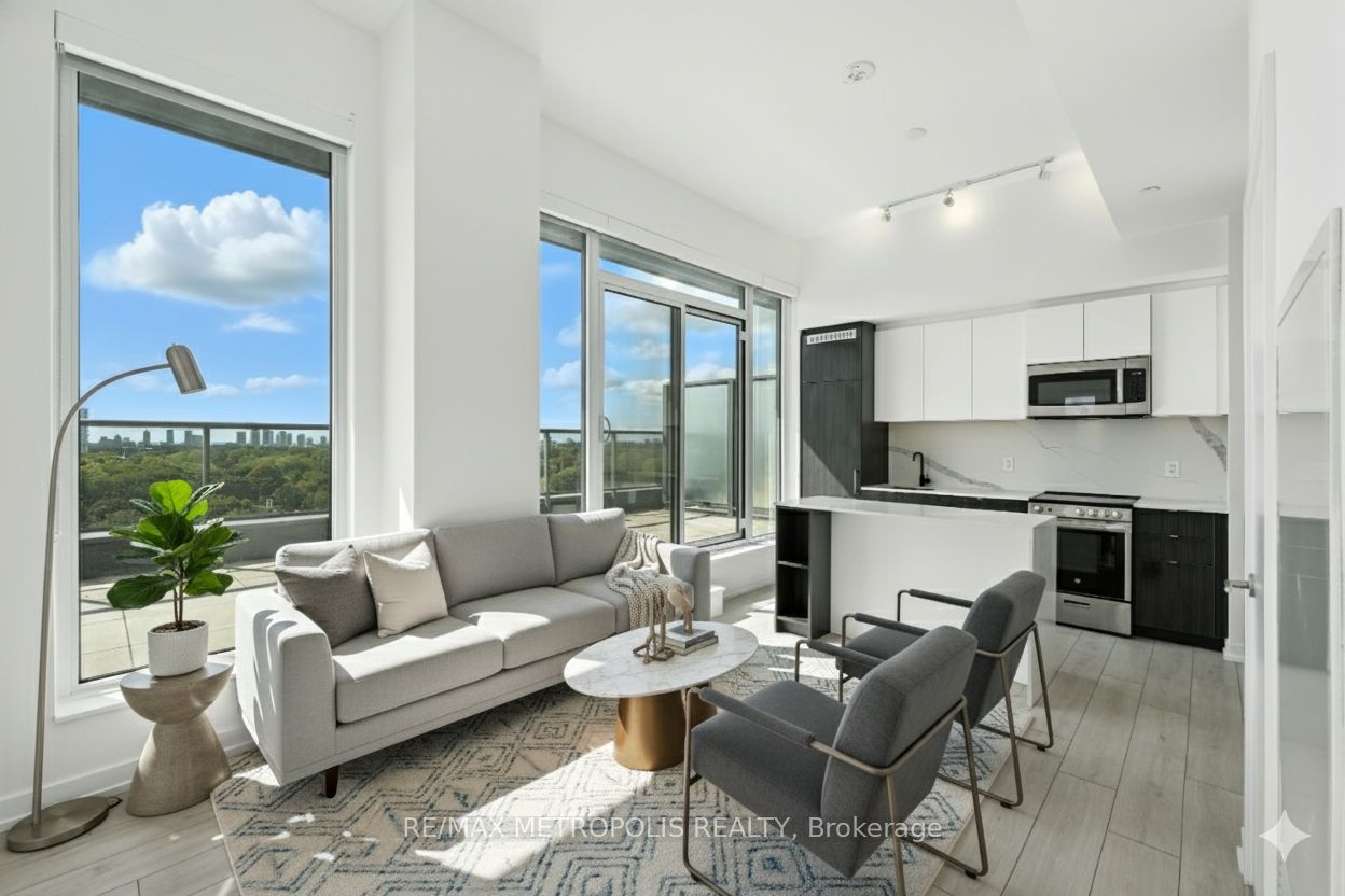 500 Dupont Street 815