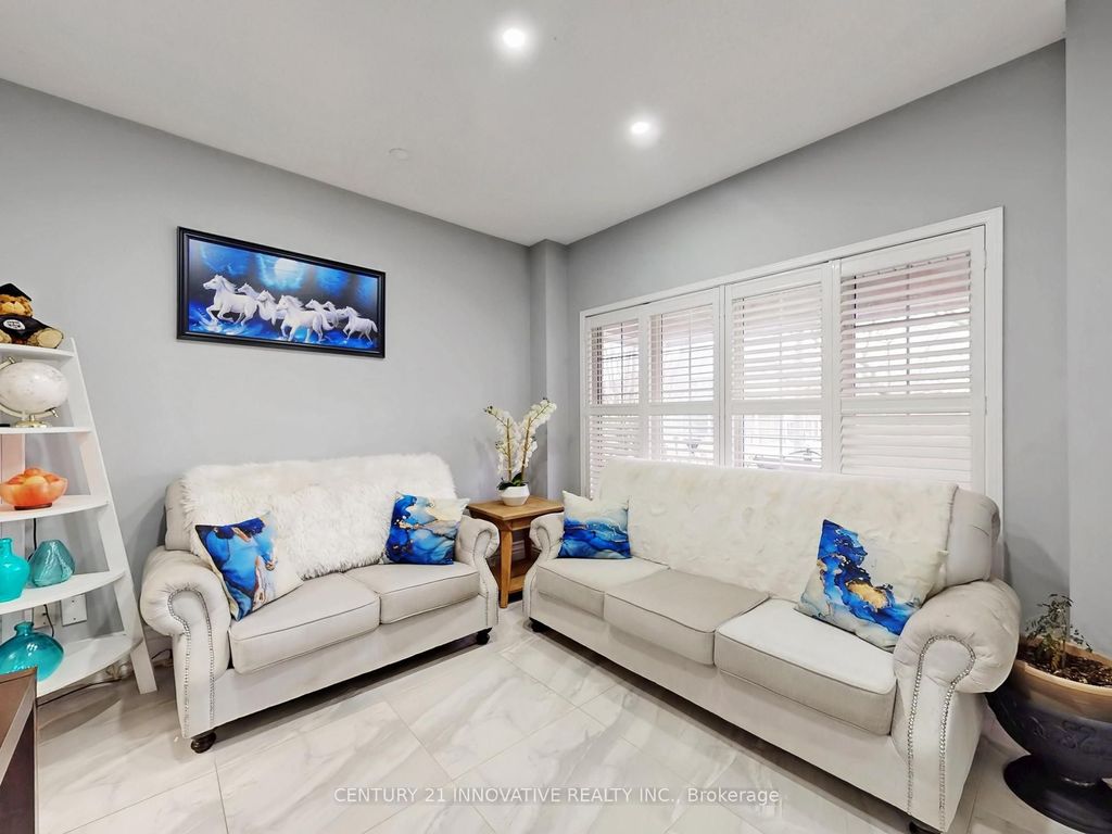 Photo of 9 Heatherdale Drive, Brampton, ON L7A 2H6 (MLS # W12994688)