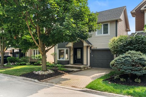 2218 Bluegrass Lane Burlington ON L7L 6L5