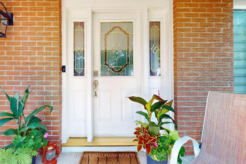 Photo of 249 Kensington Crescent, Oshawa, ON L1G 7R8 (MLS # E12614686)