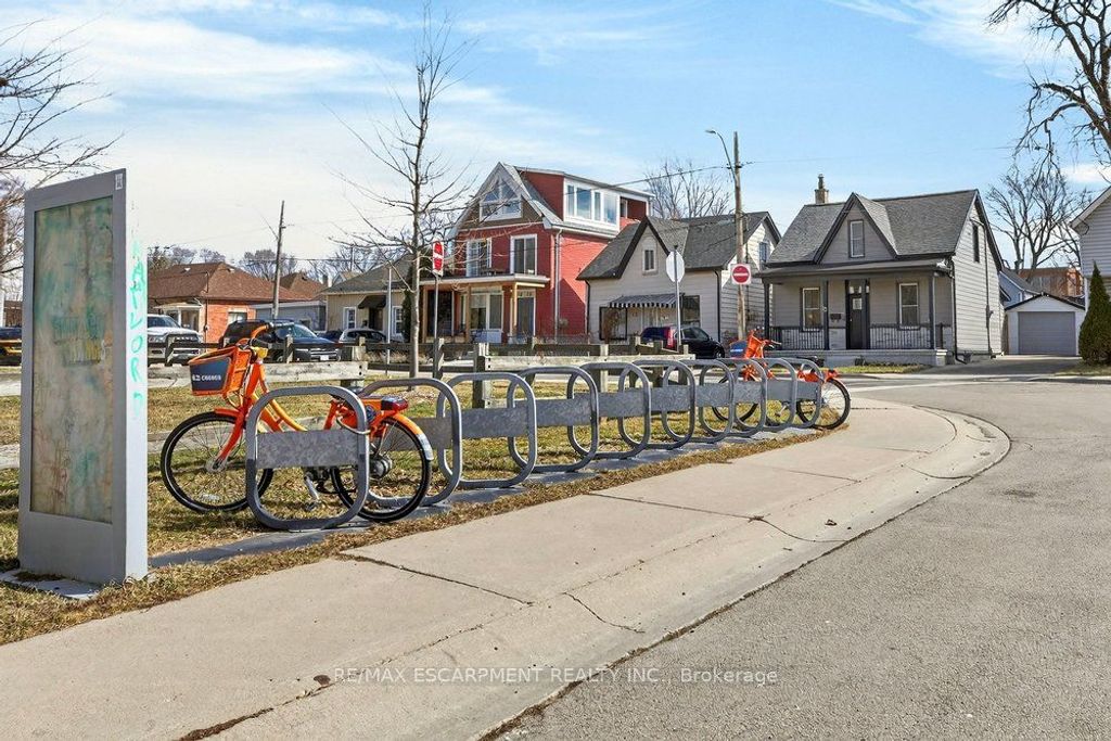 Photo of 13 Richmond Street, Hamilton, ON L8P 4J3 (MLS # X12881176)