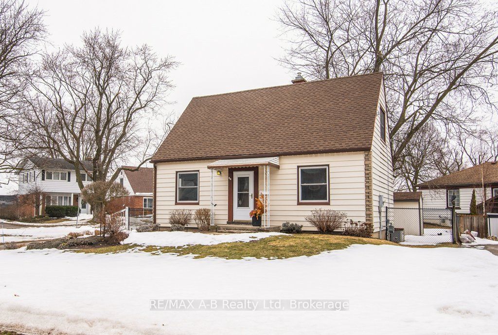 Photo of 54 Glastonbury Drive, Stratford, ON N5A 6B4 (MLS # X12860914)