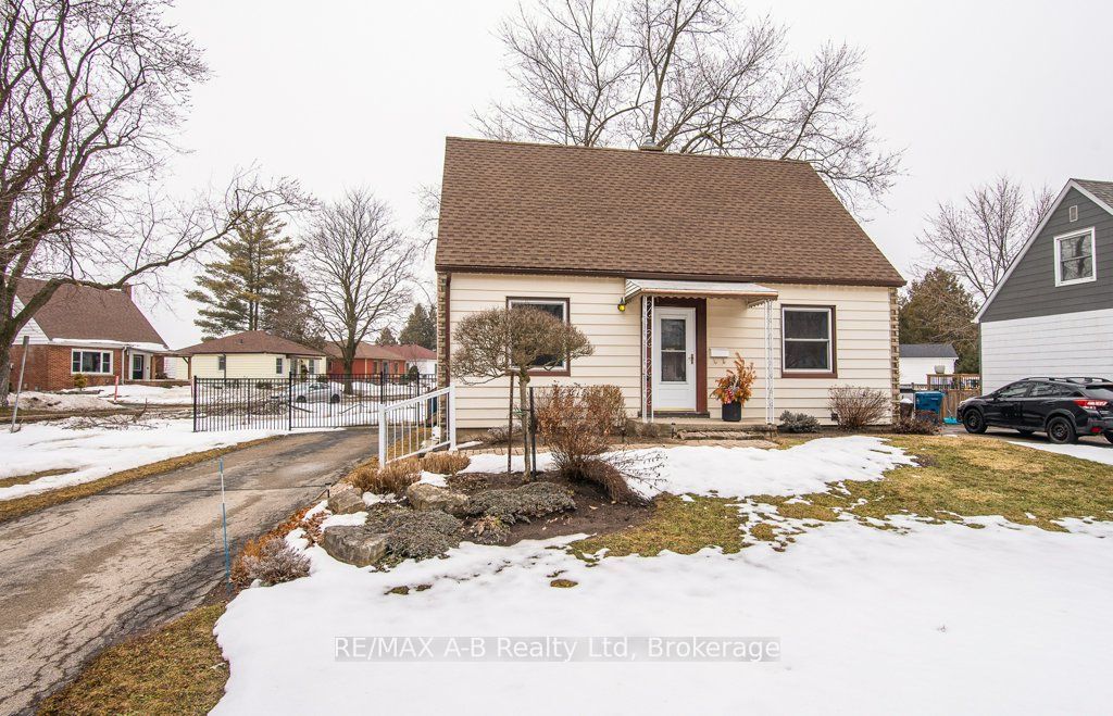 Photo of 54 Glastonbury Drive, Stratford, ON N5A 6B4 (MLS # X12860914)