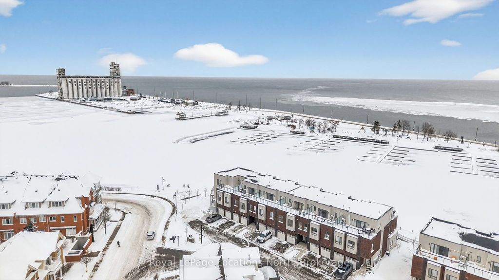 Photo of 4 Huronic Court, Collingwood, ON L9Y 5L6 (MLS # S12643936)