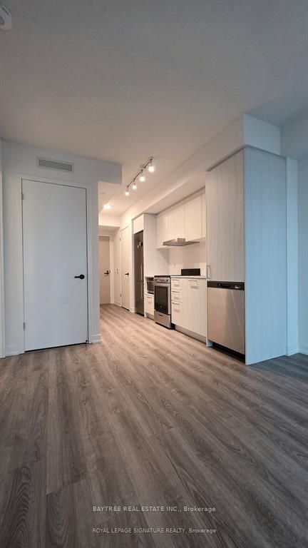 195 Commerce Street 3302