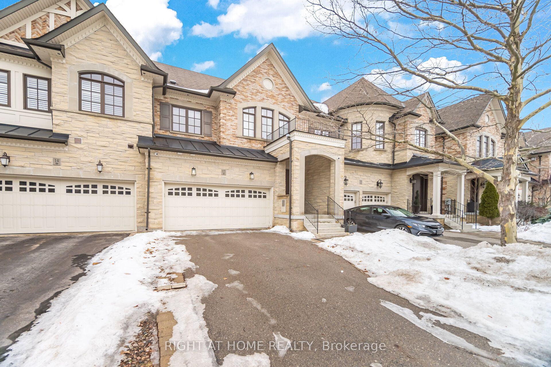 12 Jenny Thompson Court