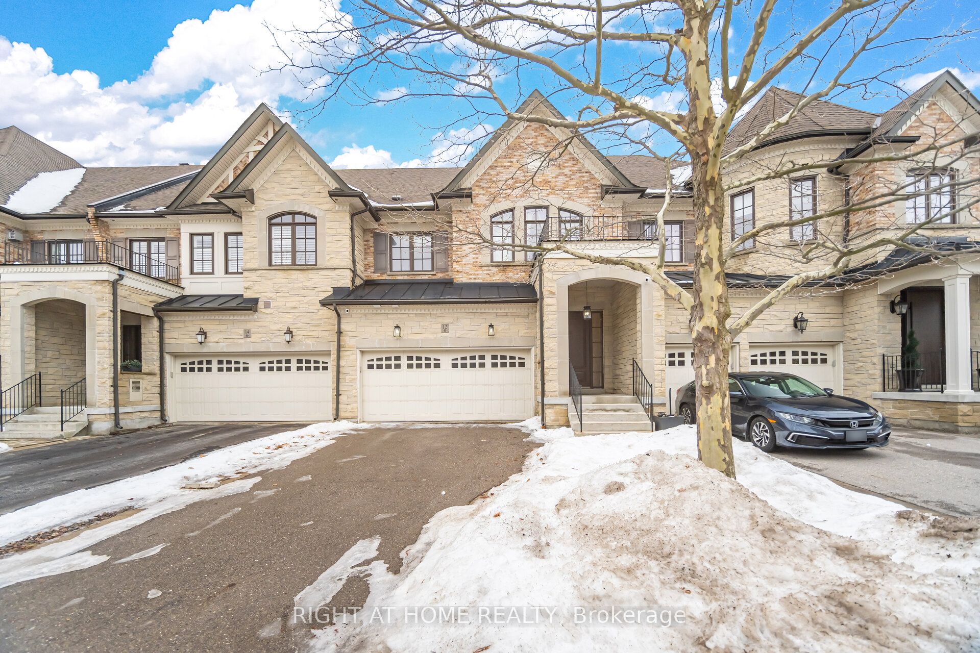 12 Jenny Thompson Court