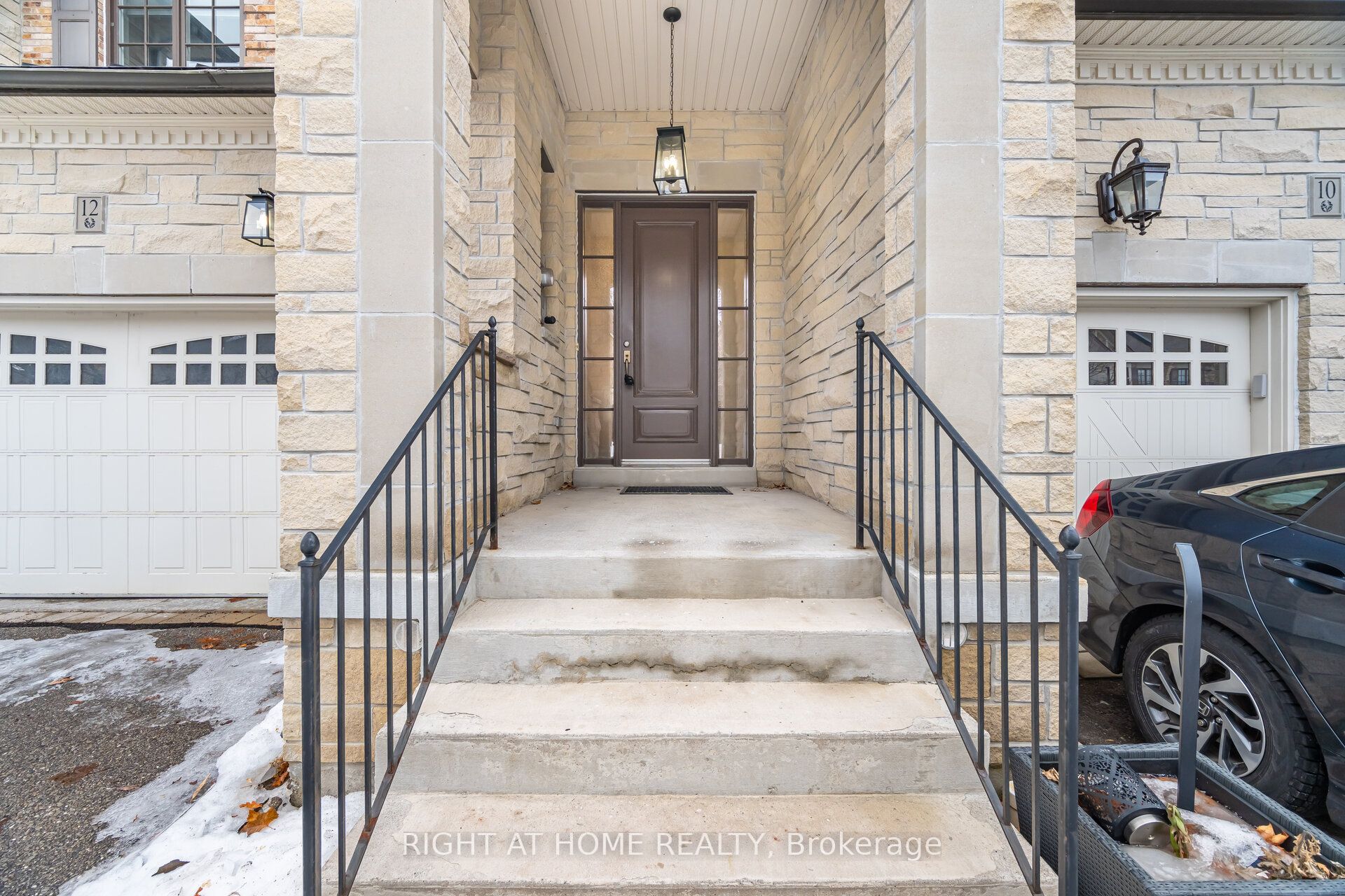 12 Jenny Thompson Court