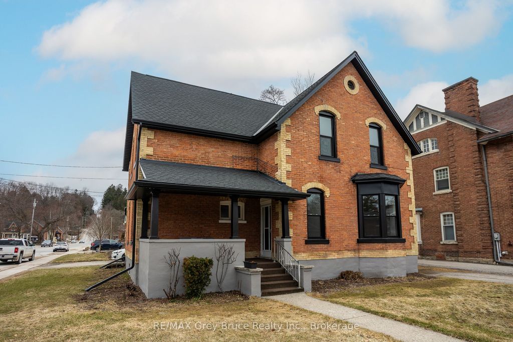 Photo of 902 2nd Avenue W, Owen Sound, ON N4K 4M7 (MLS # X12960484)