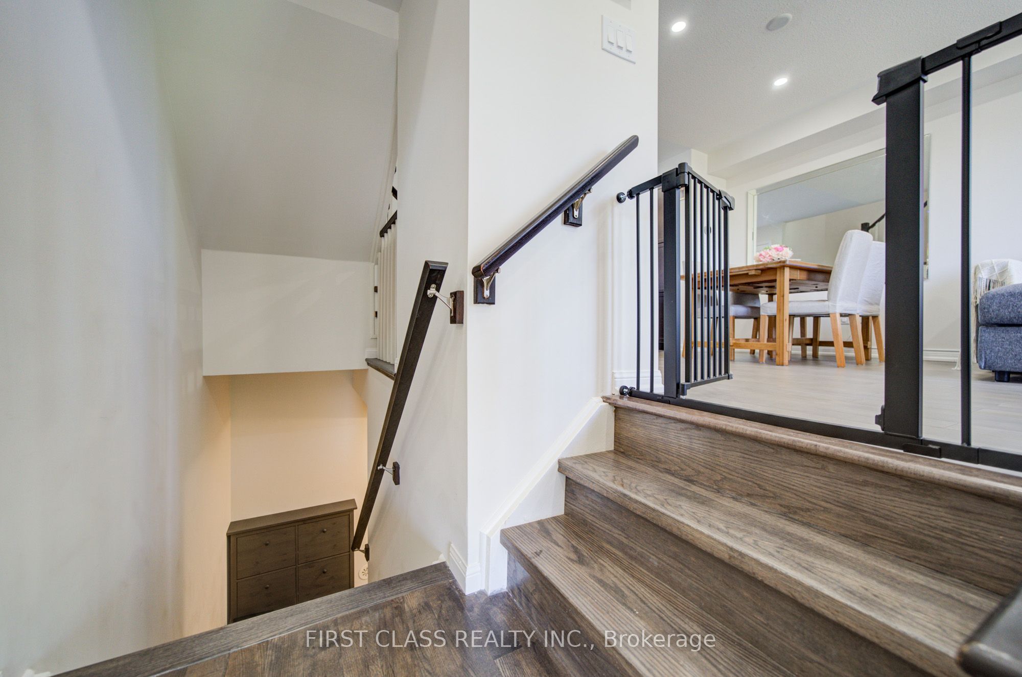 2875 Hazelton Place 6