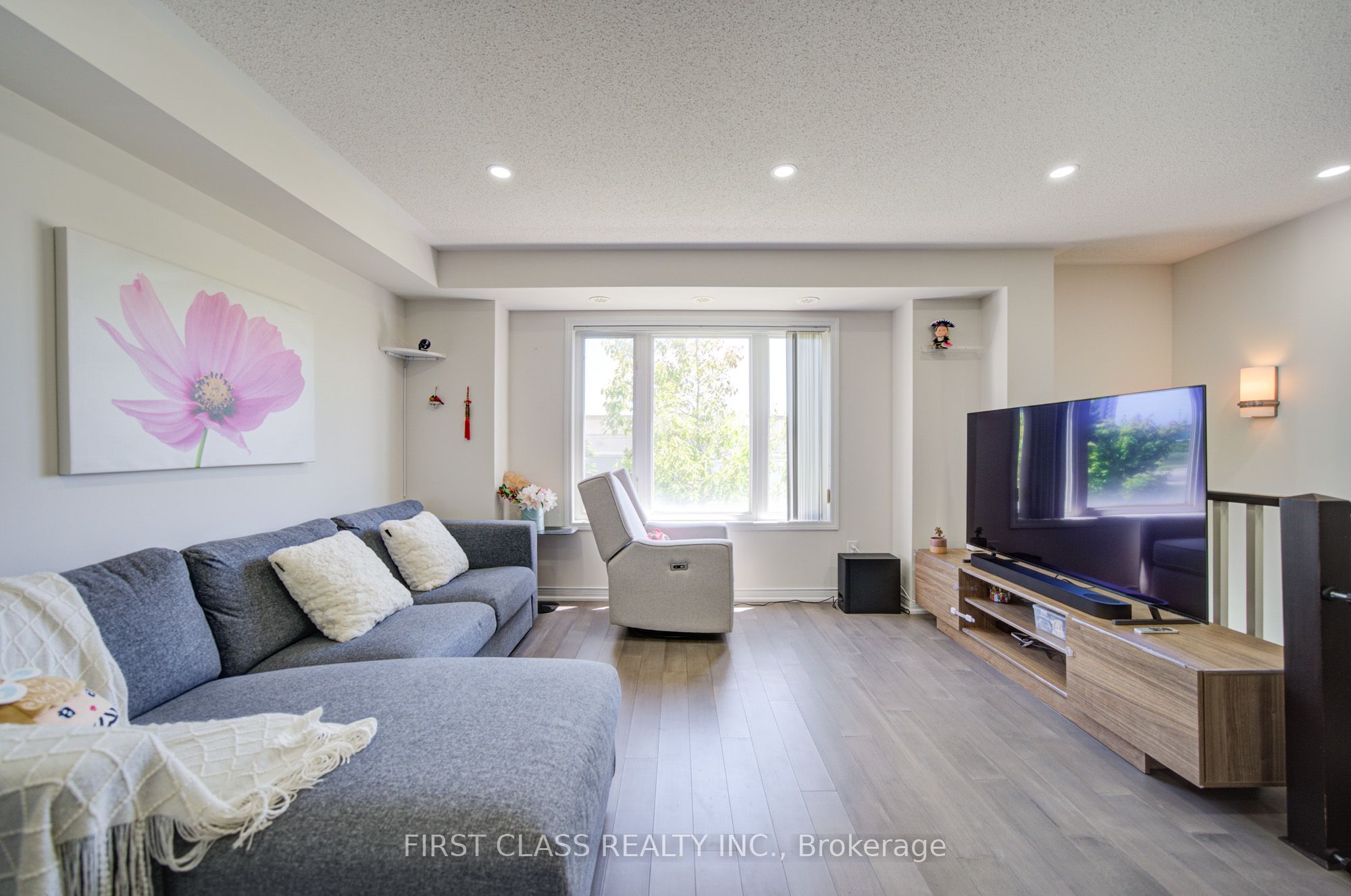 2875 Hazelton Place 6