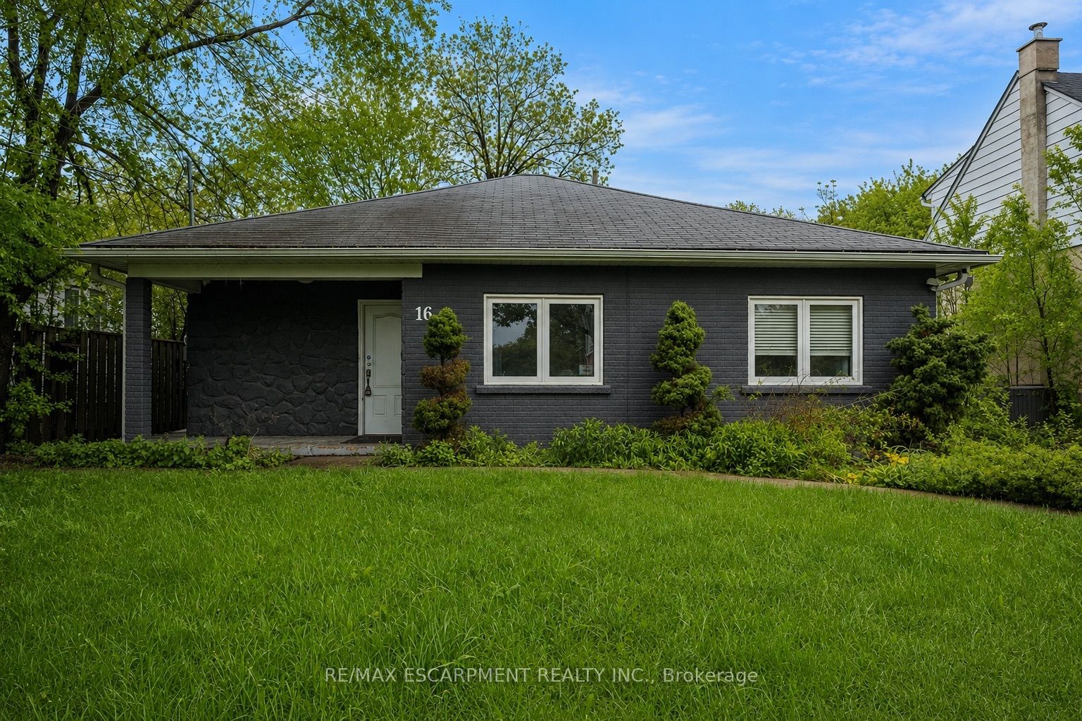 16 Woodward Avenue