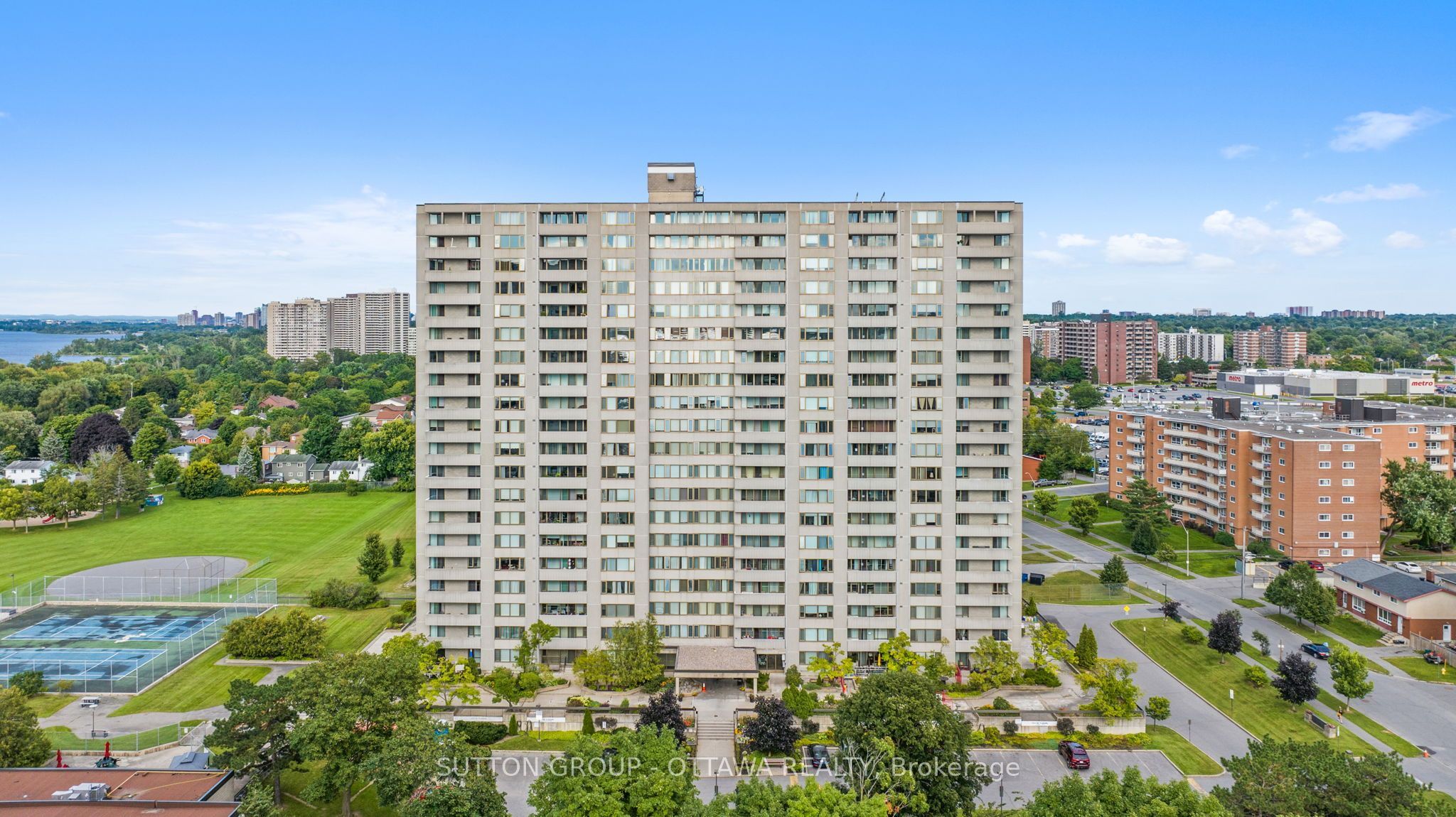 Photo 1 of 44 — 2625 Regina Street E 504, Britannia - Lincoln Heights and Area, ON K2B 5W8