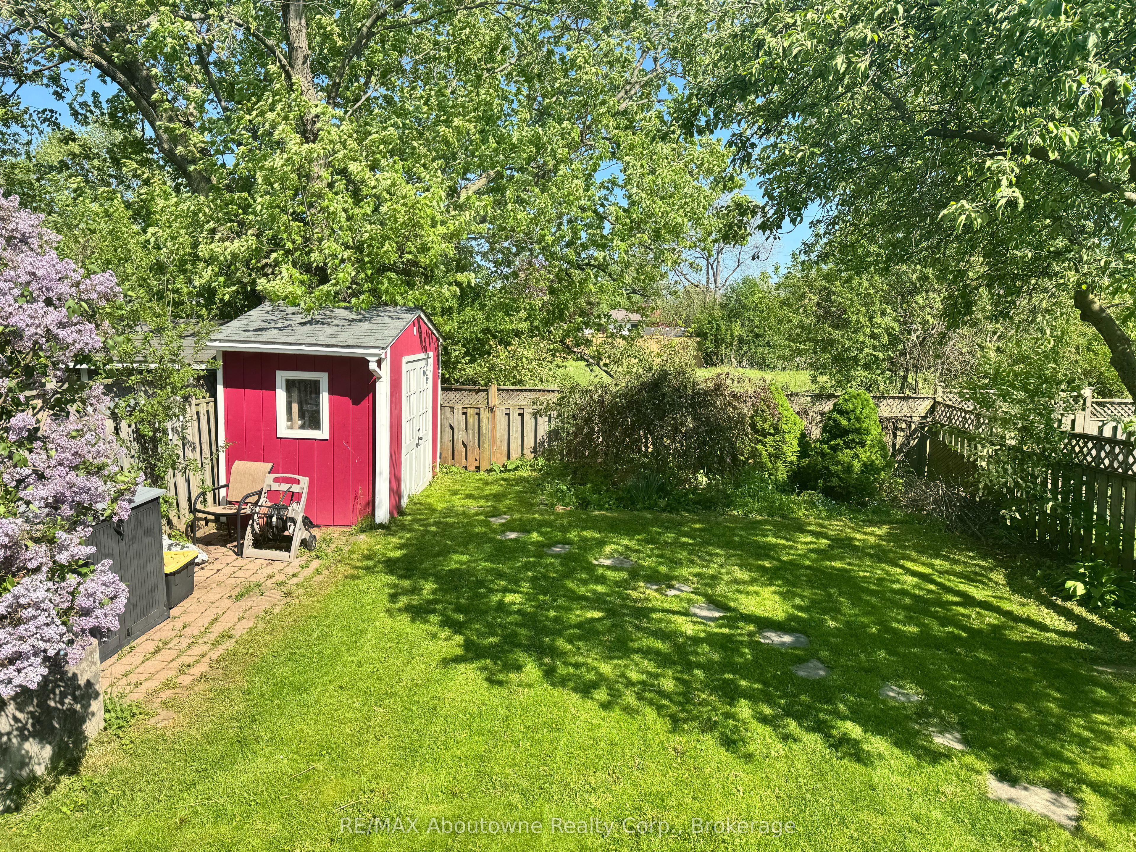 637 Lomond Crescent
