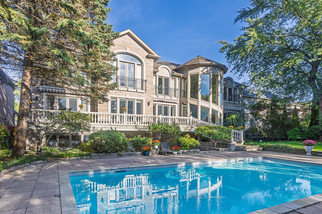 32 Arjay Crescent