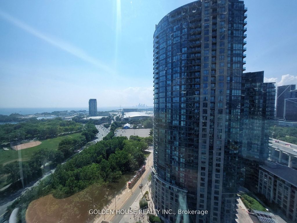 Photo of 215 Fort York Boulevard #2309, Toronto, ON M5V 4A2 (MLS # C12968540)