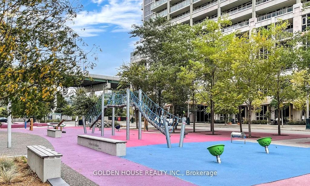 Photo of 215 Fort York Boulevard #2309, Toronto, ON M5V 4A2 (MLS # C12968540)