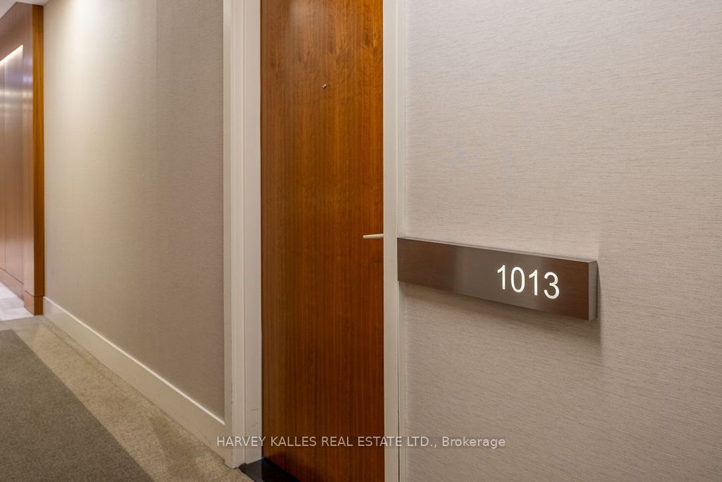 Photo of 111 St Clair Avenue W #1013, Toronto, ON M4V 1N5 (MLS # C12799594)