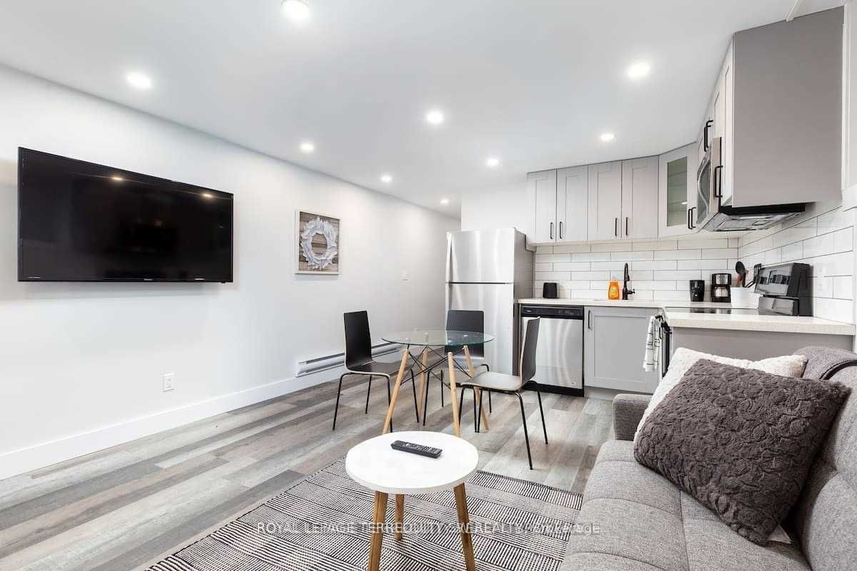 396 Lansdowne Avenue Lower