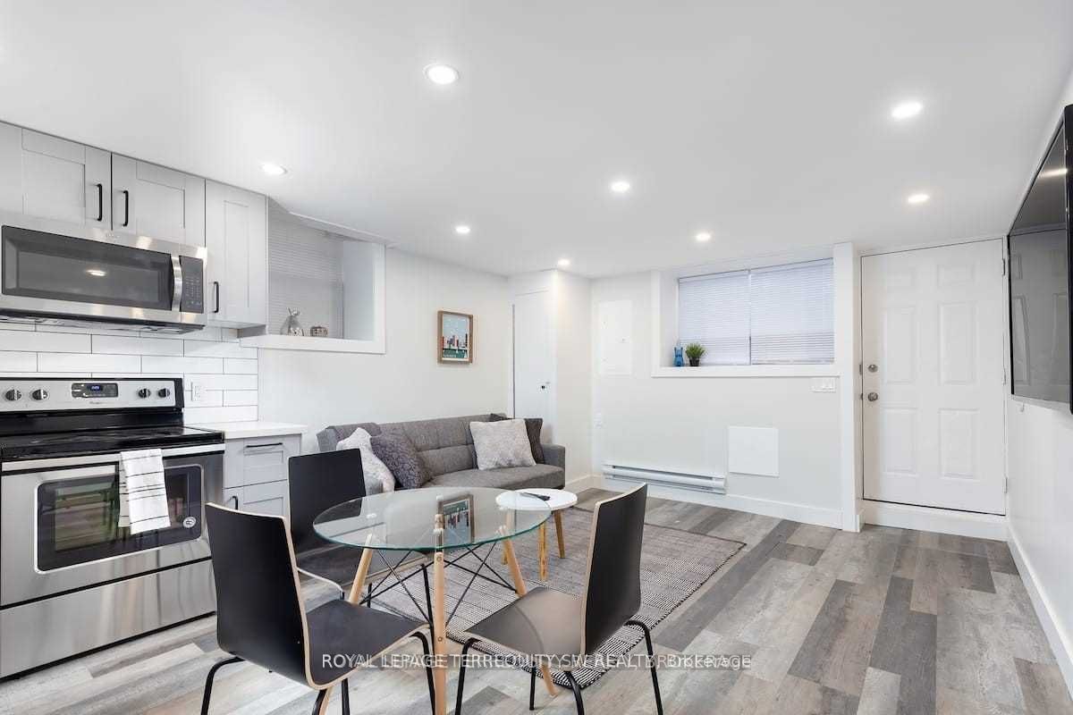 396 Lansdowne Avenue Lower