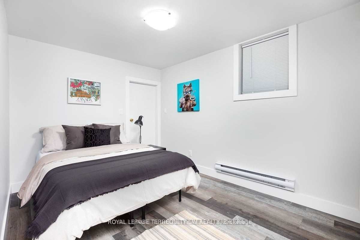 396 Lansdowne Avenue Lower