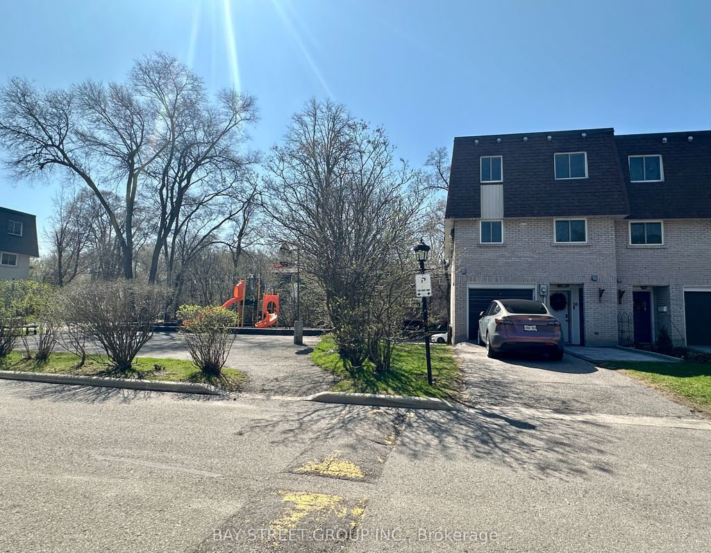 Photo of 141 Clark Avenue #30, Markham, ON L3T 4P4 (MLS # N13073554)