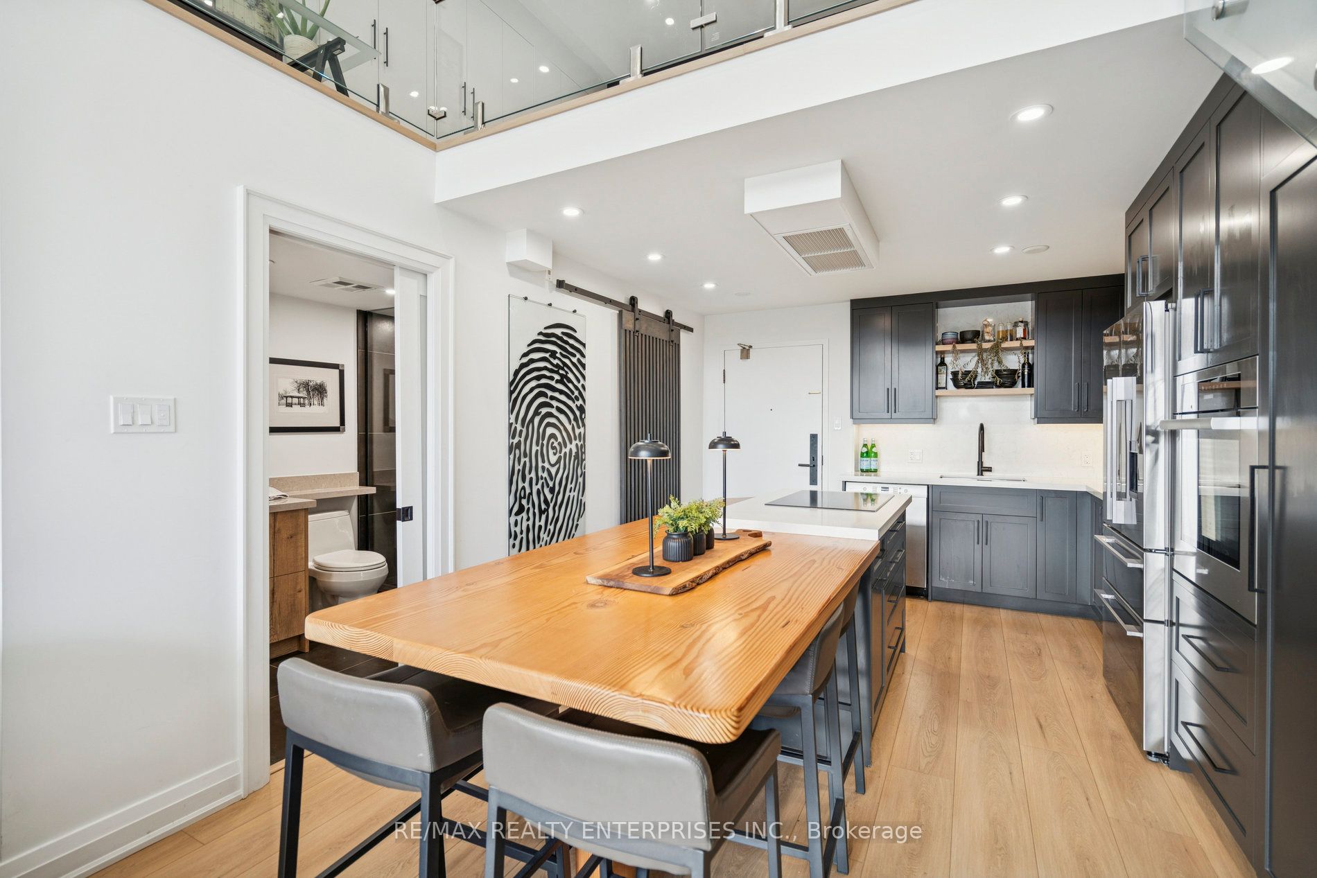 185 Robinson Street PH08