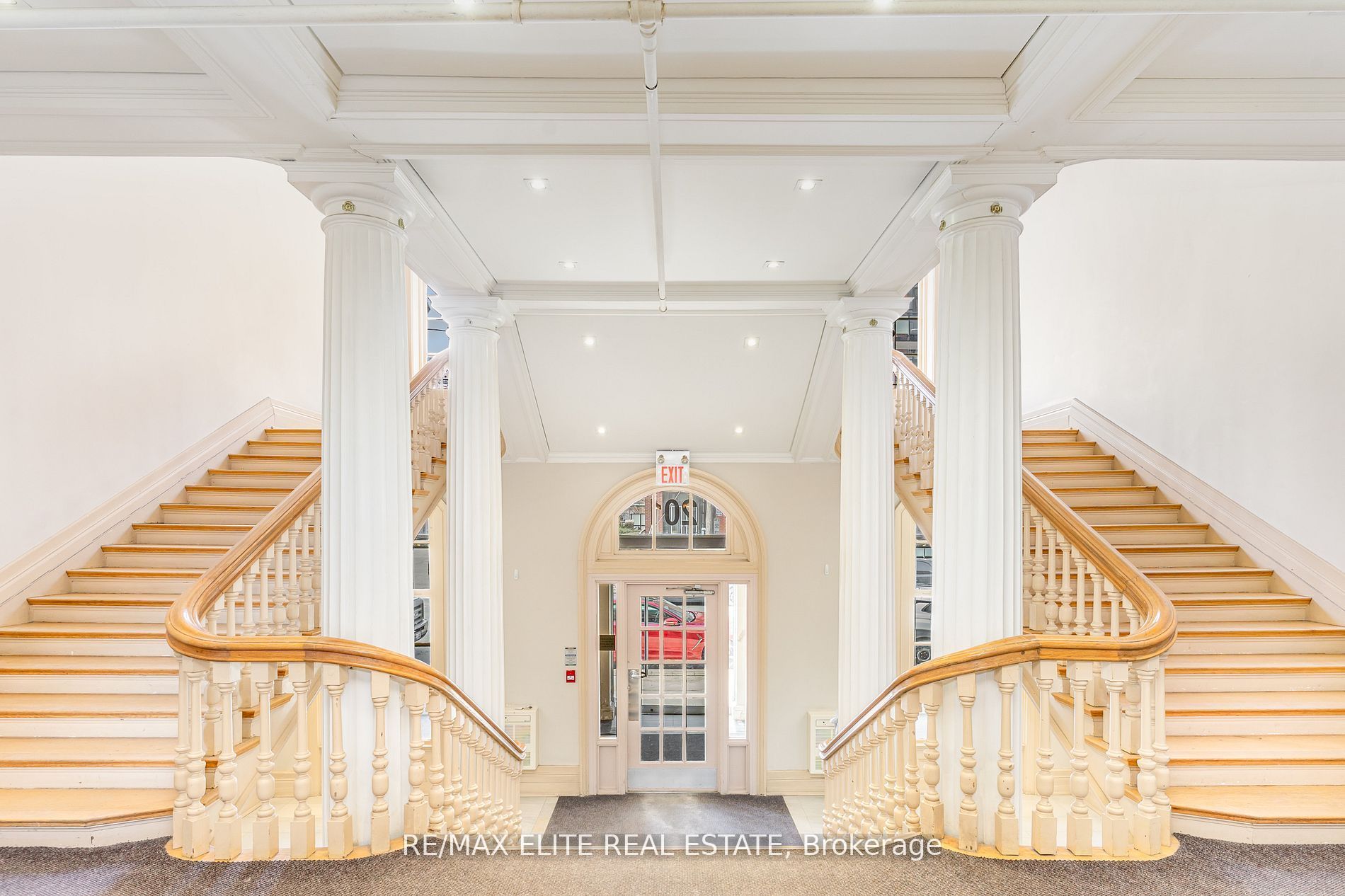 201 Carlaw Avenue 412