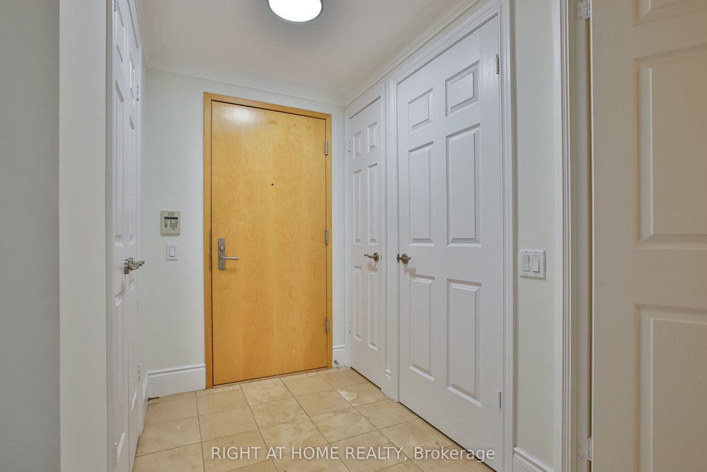 Photo of 123 Eglinton Avenue E #404, Toronto, ON M4P 1J2 (MLS # C13759458)