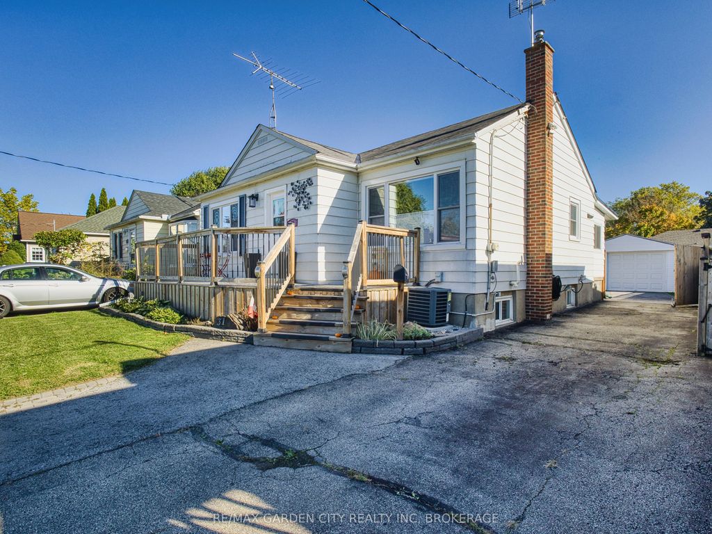 Photo of 31 Bridge Street, St. Catharines, ON L2S 2V7 (MLS # X12457717)