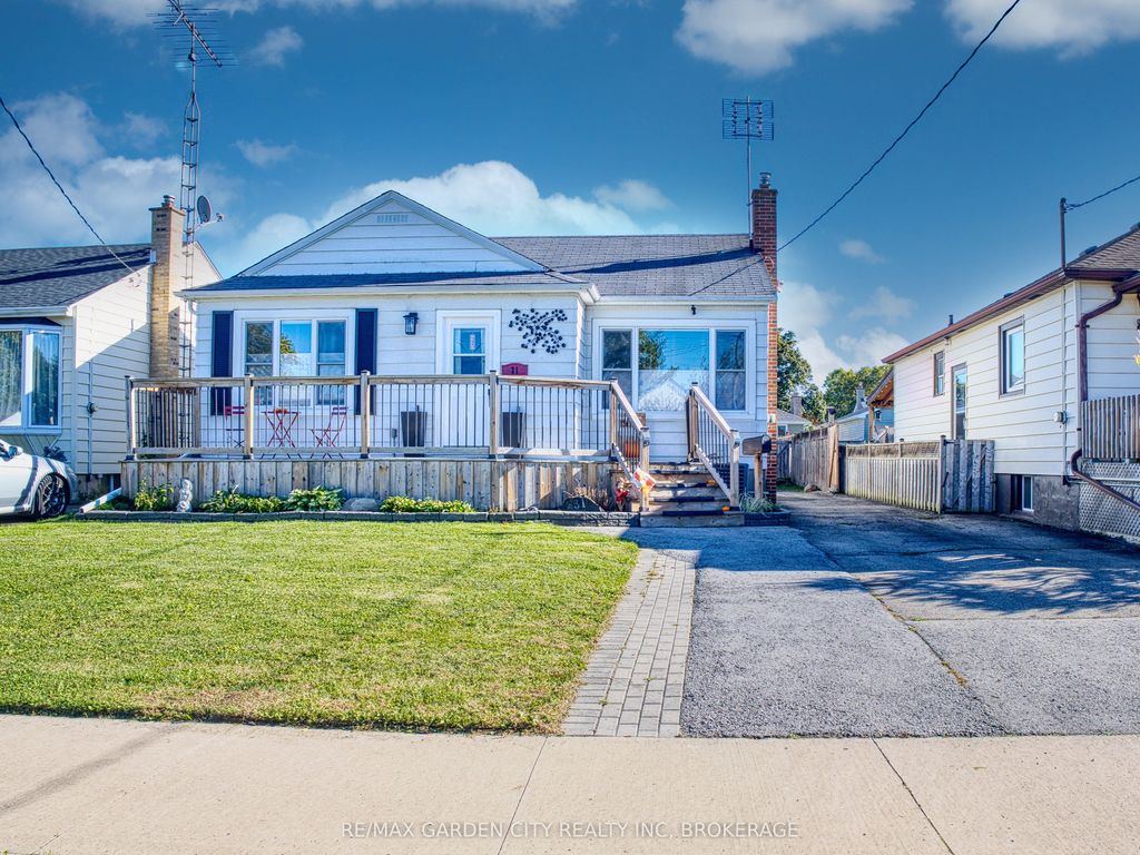 Photo of 31 Bridge Street, St. Catharines, ON L2S 2V7 (MLS # X12457717)