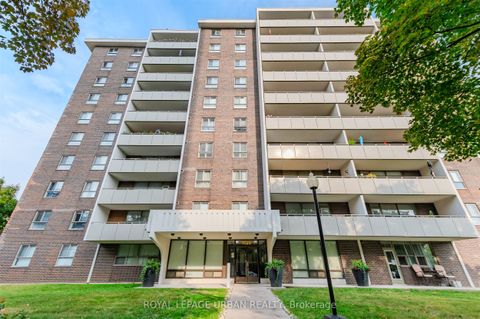 Photo of 1135 Logan Avenue #806, Toronto, ON M4K 3Y2 (MLS # E12418538)