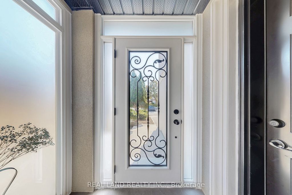 Photo of 251 Glen Shields Avenue, Vaughan, ON L4K 2R1 (MLS # N12768342)