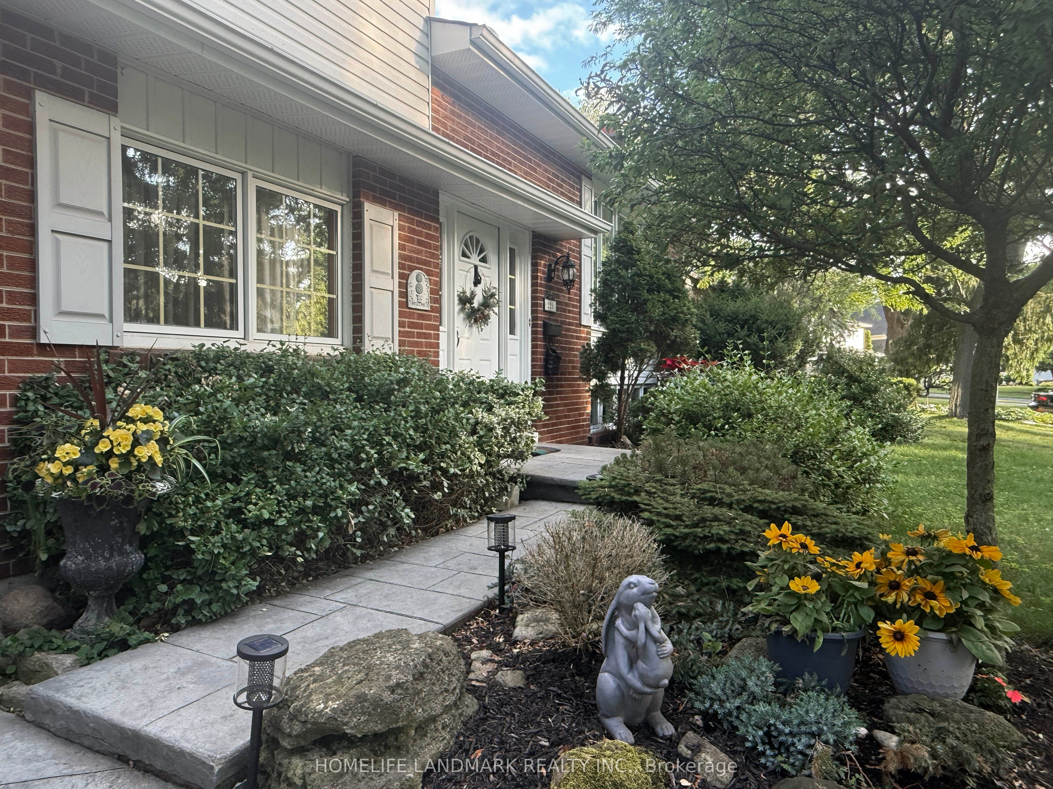 228 Sunrise Crescent
