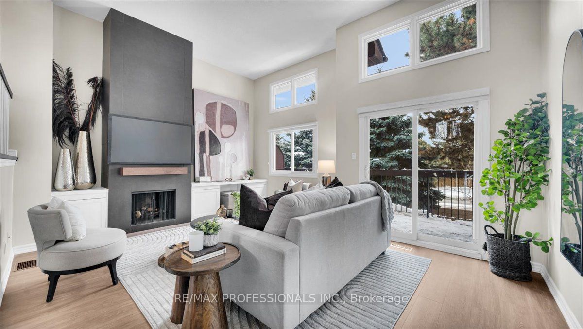 1755 Rathburn Road E 14