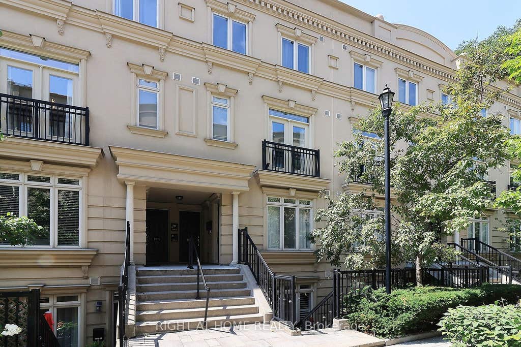Photo of 88 Carr Street #19, Toronto, ON M5T 1B7 (MLS # C13677818)