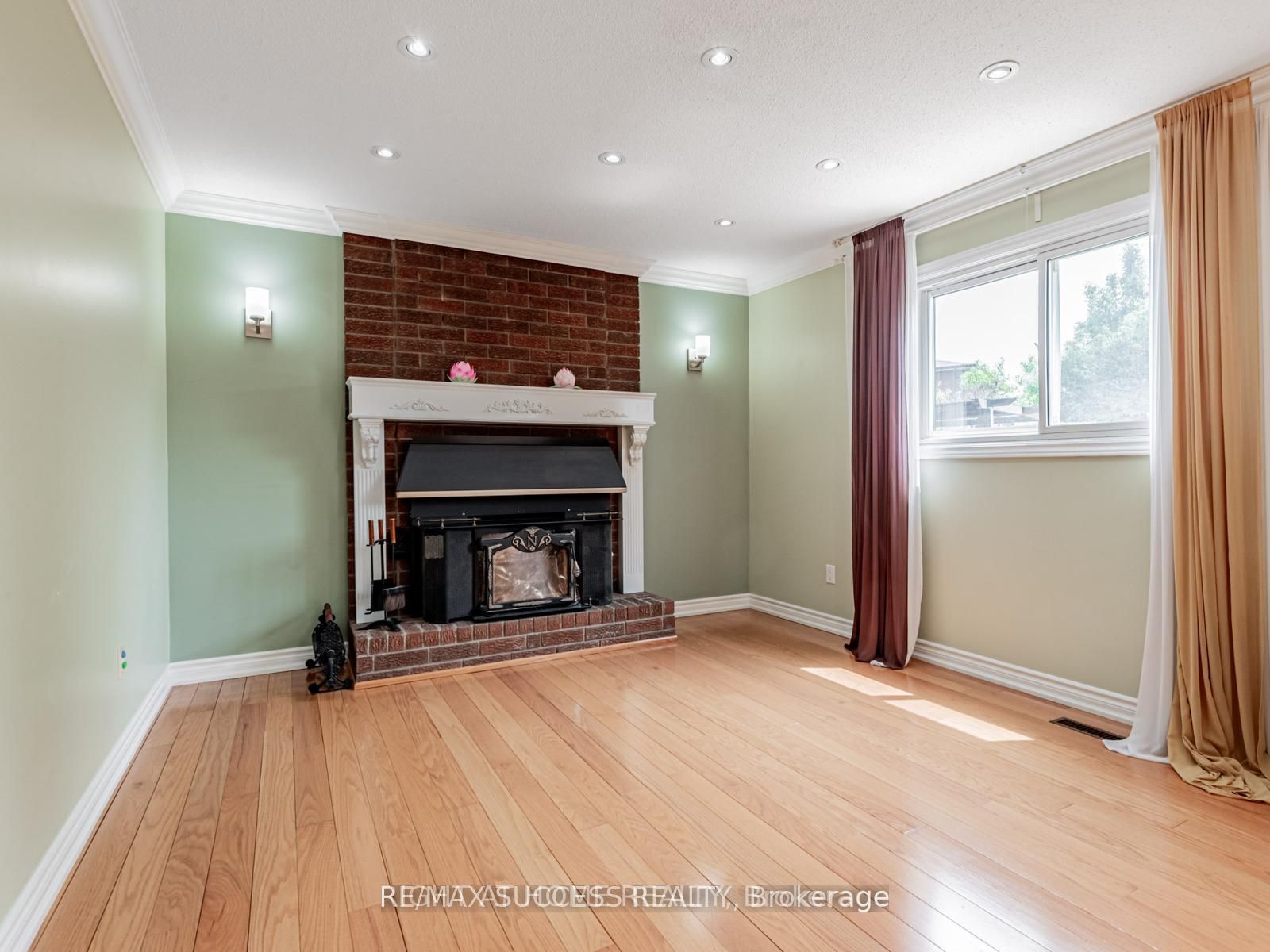 7 Point O'Woods Drive Lower