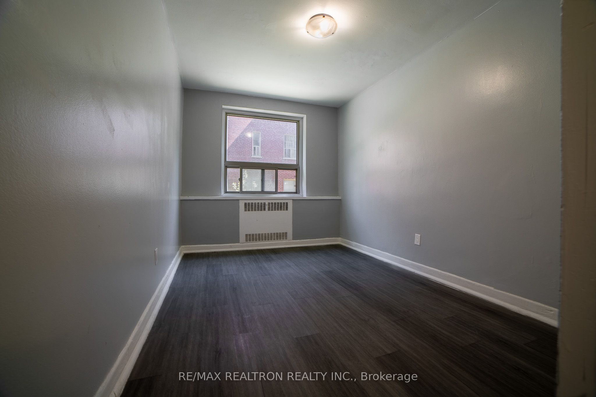 2369 Lake Shore Boulevard W 111