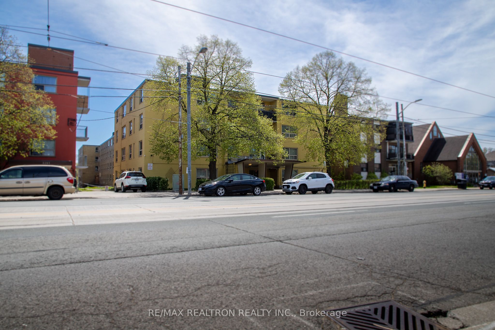 Photo 1 of 9 — 2369 Lake Shore Boulevard W 111, Toronto, ON M8V 1C2