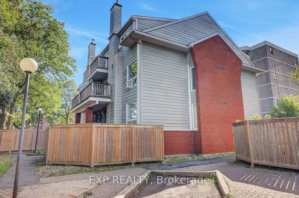 Photo of 20 Hart Avenue #8, Overbrook - Castleheights and Area, ON K1K 4H8 (MLS # X13724558)