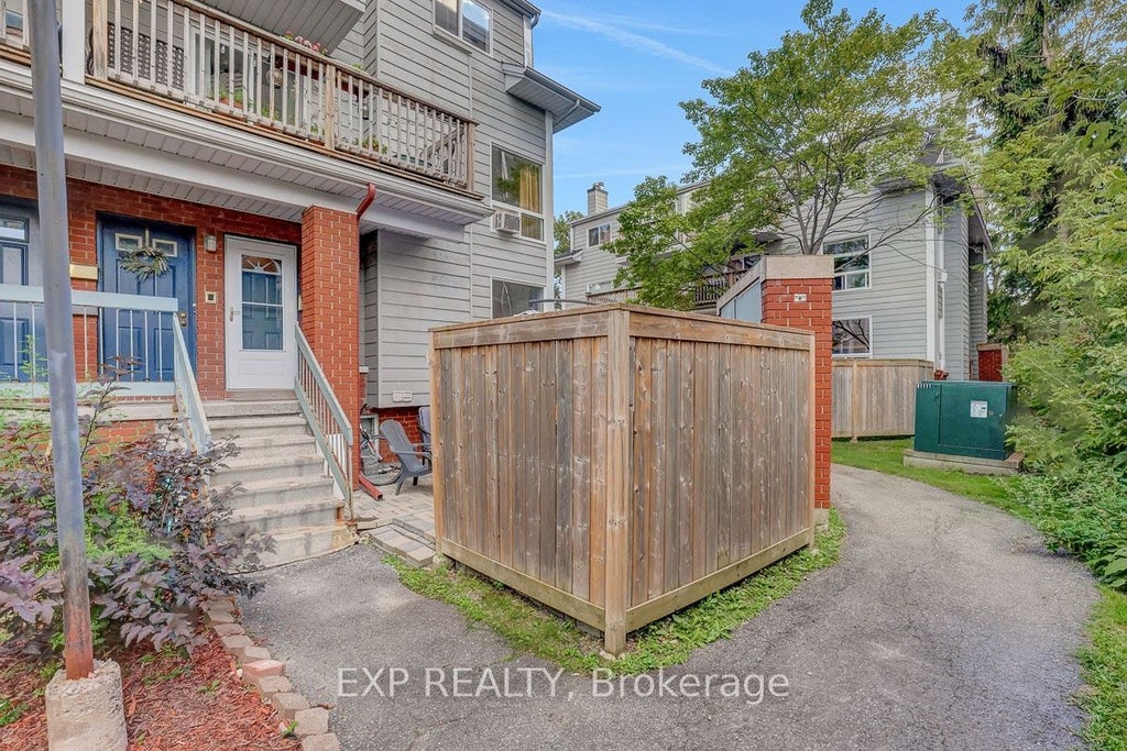 Photo of 20 Hart Avenue #8, Overbrook - Castleheights and Area, ON K1K 4H8 (MLS # X13724558)