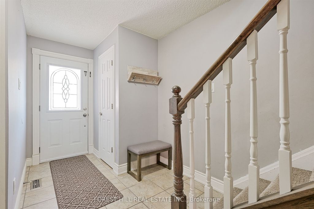 Photo of 17 Rushmore Crescent, Brampton, ON L6Z 1R1 (MLS # W12905978)
