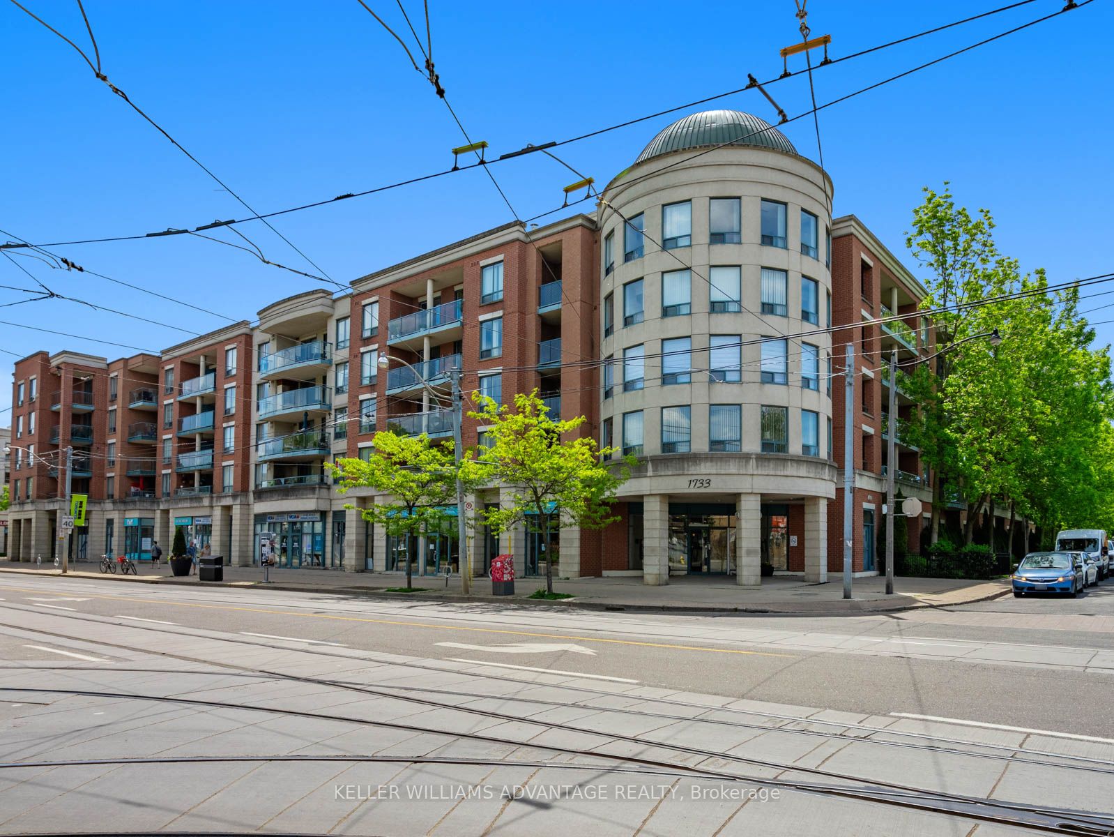 1733 Queen Street E 424
