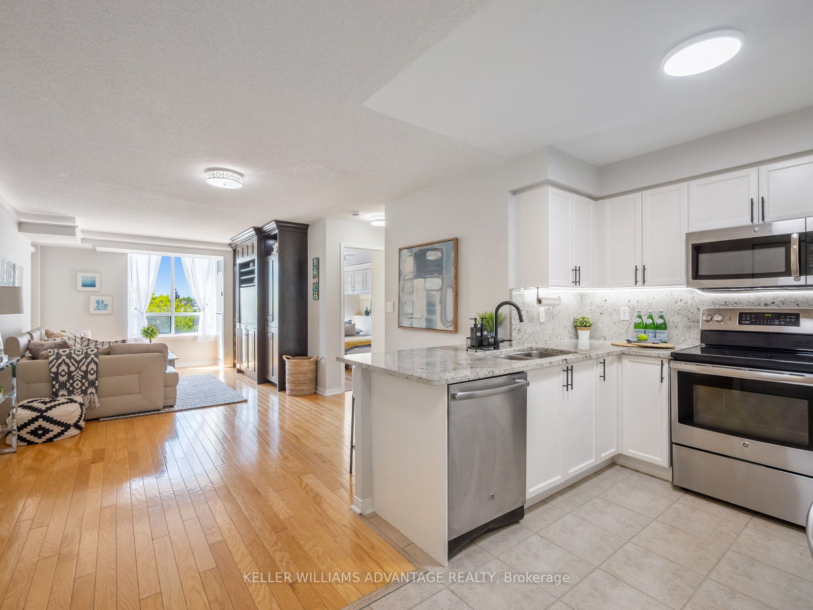 1733 Queen Street E 424