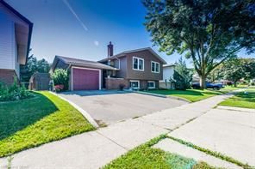 Photo of 7 Sanderson Drive, Guelph, ON N1H 6T7 (MLS # X12851228)