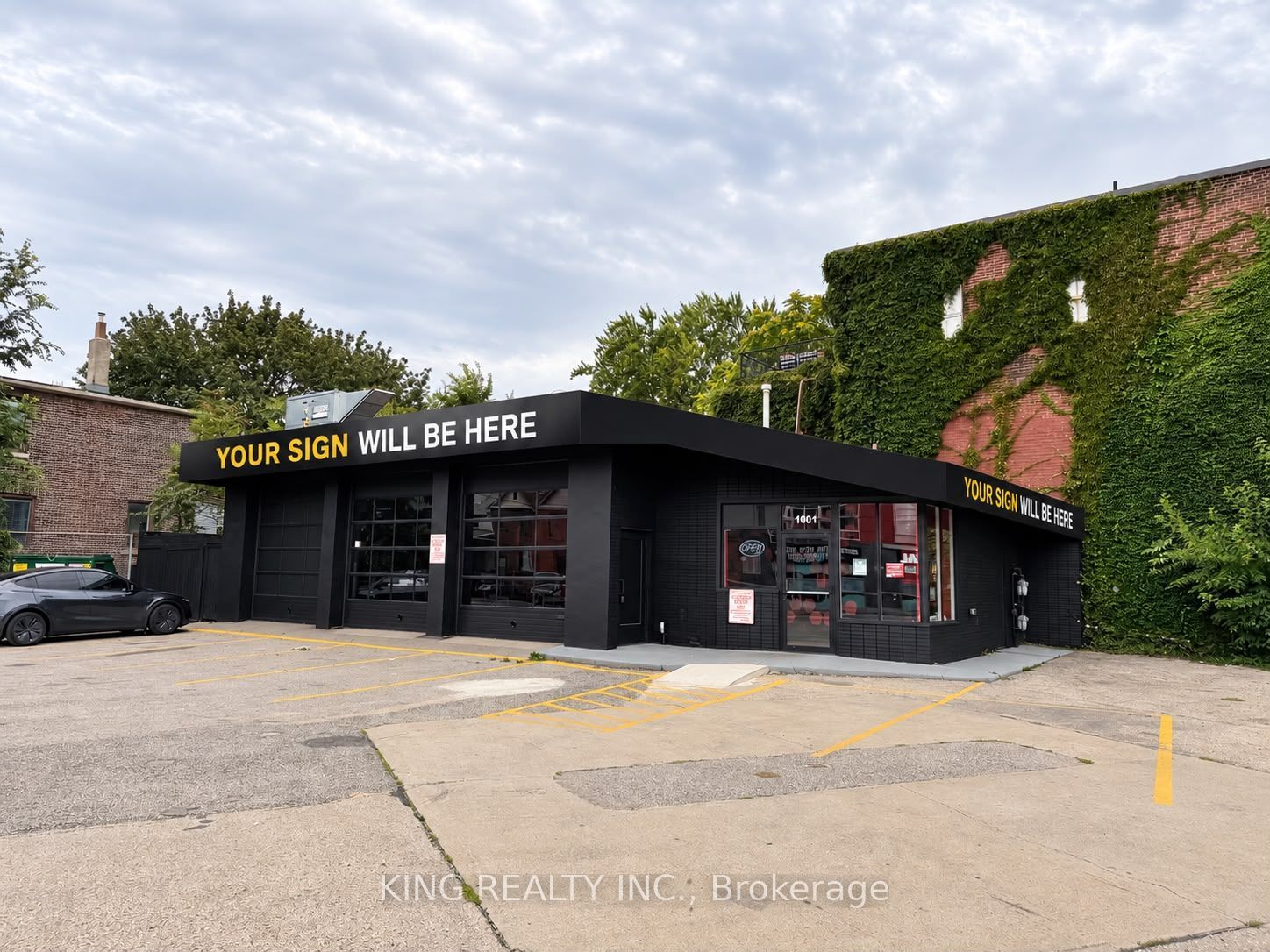 1001 Queen Street E