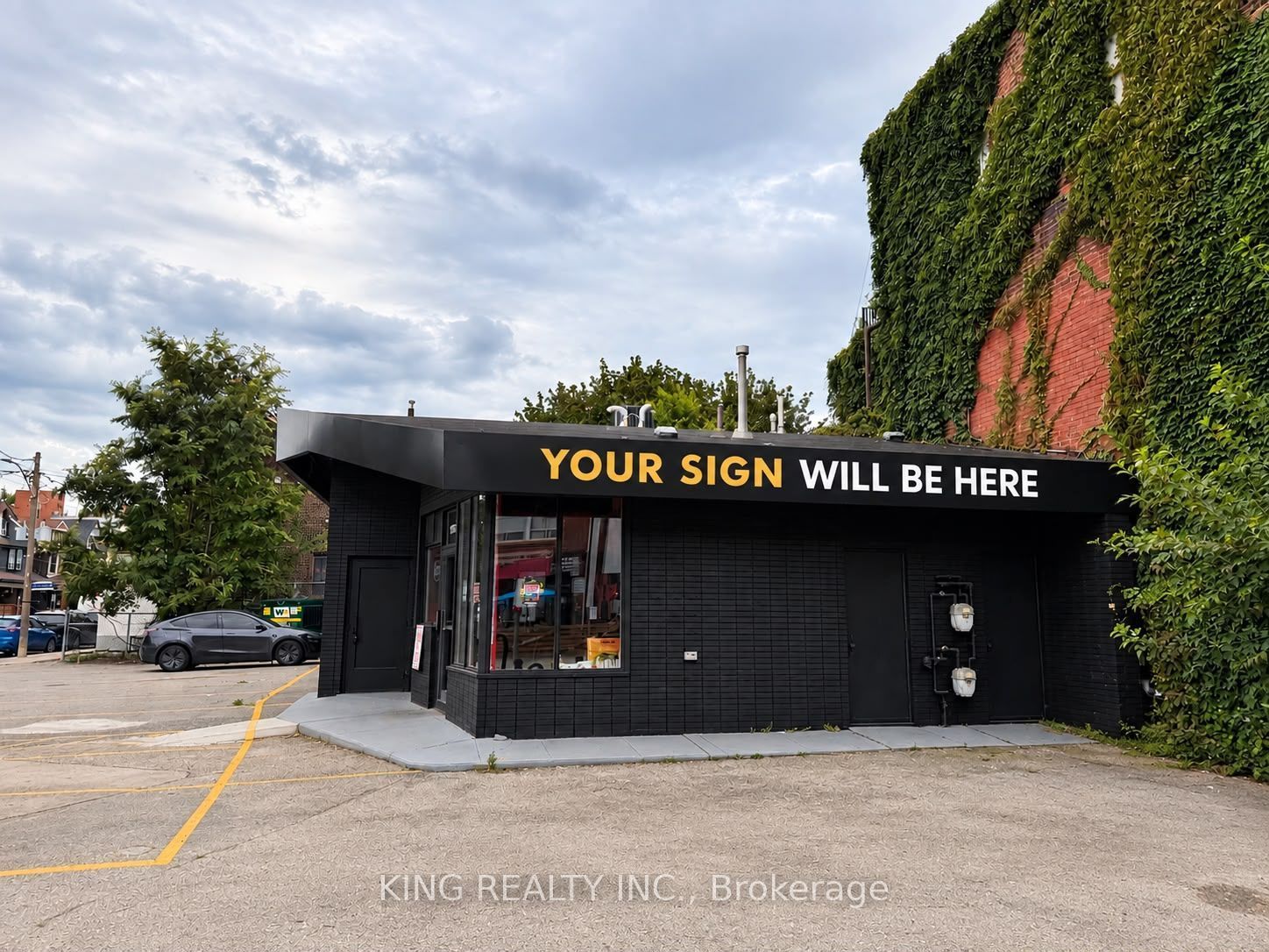 1001 Queen Street E