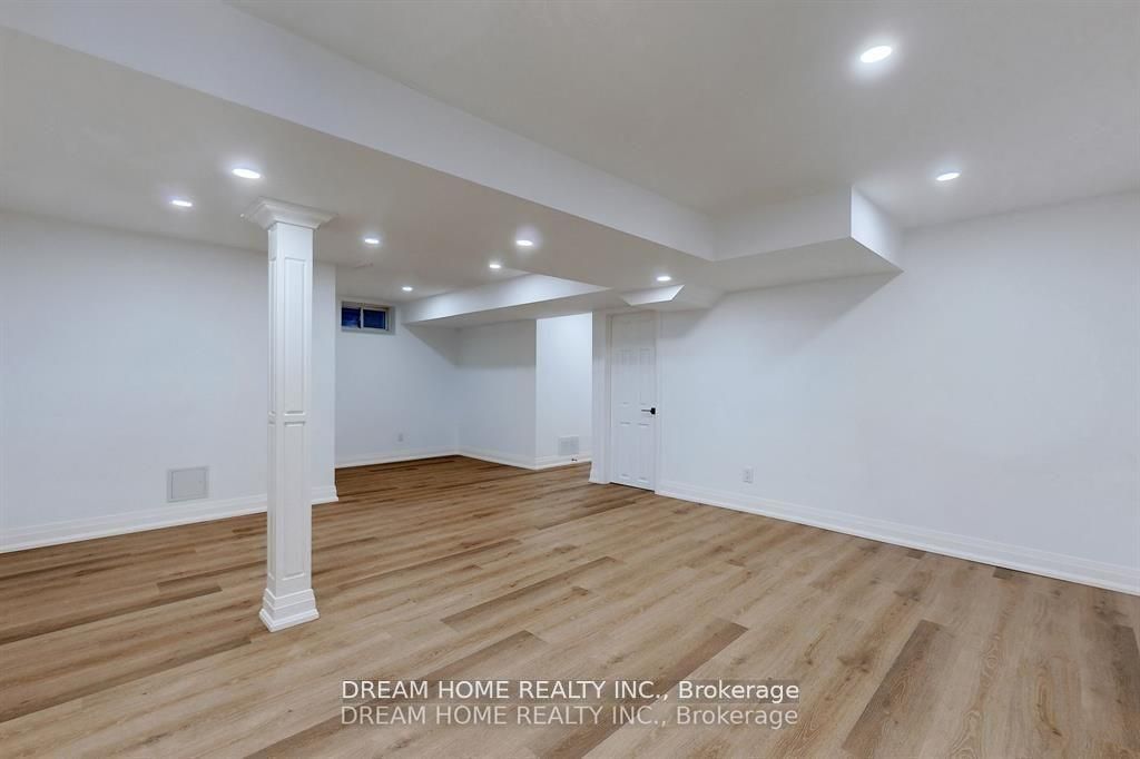 16 Bond Lake Park Street