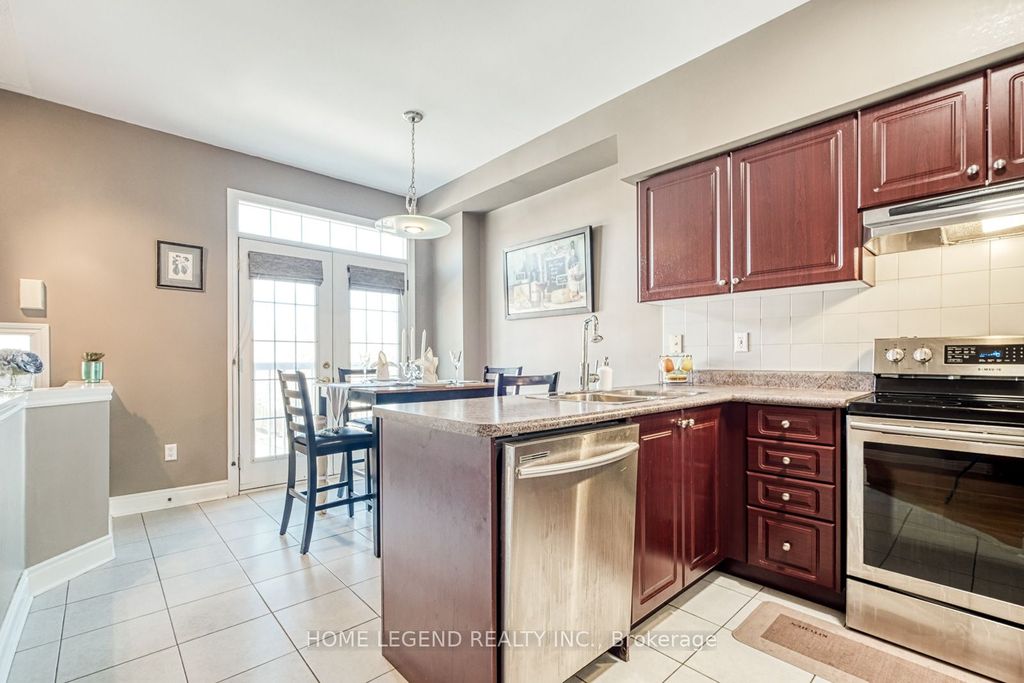 Photo of 28 Loring Doolittle Court, Aurora, ON L4G 7Y8 (MLS # N12994164)